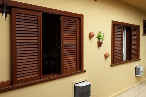 Janela De Madeira Simples | Veja os Principais Modelos Aqui!